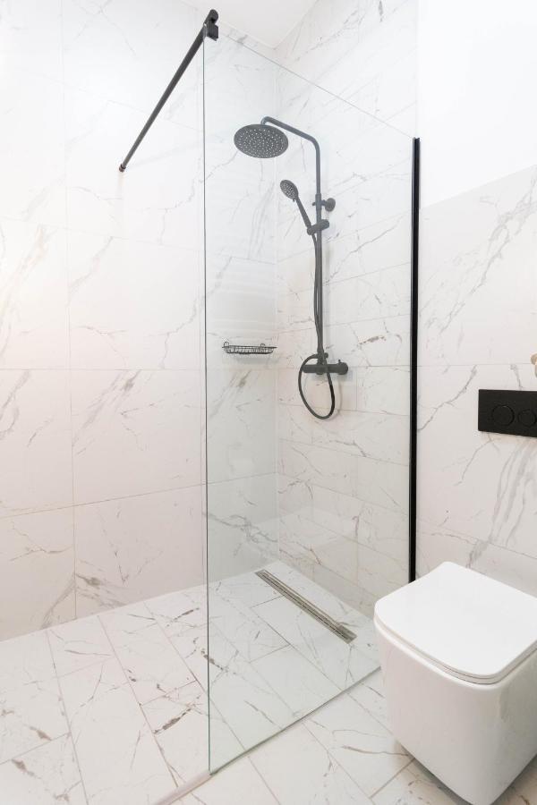 Glamorous And Brand New 2 Bedroom 크라쿠프 외부 사진